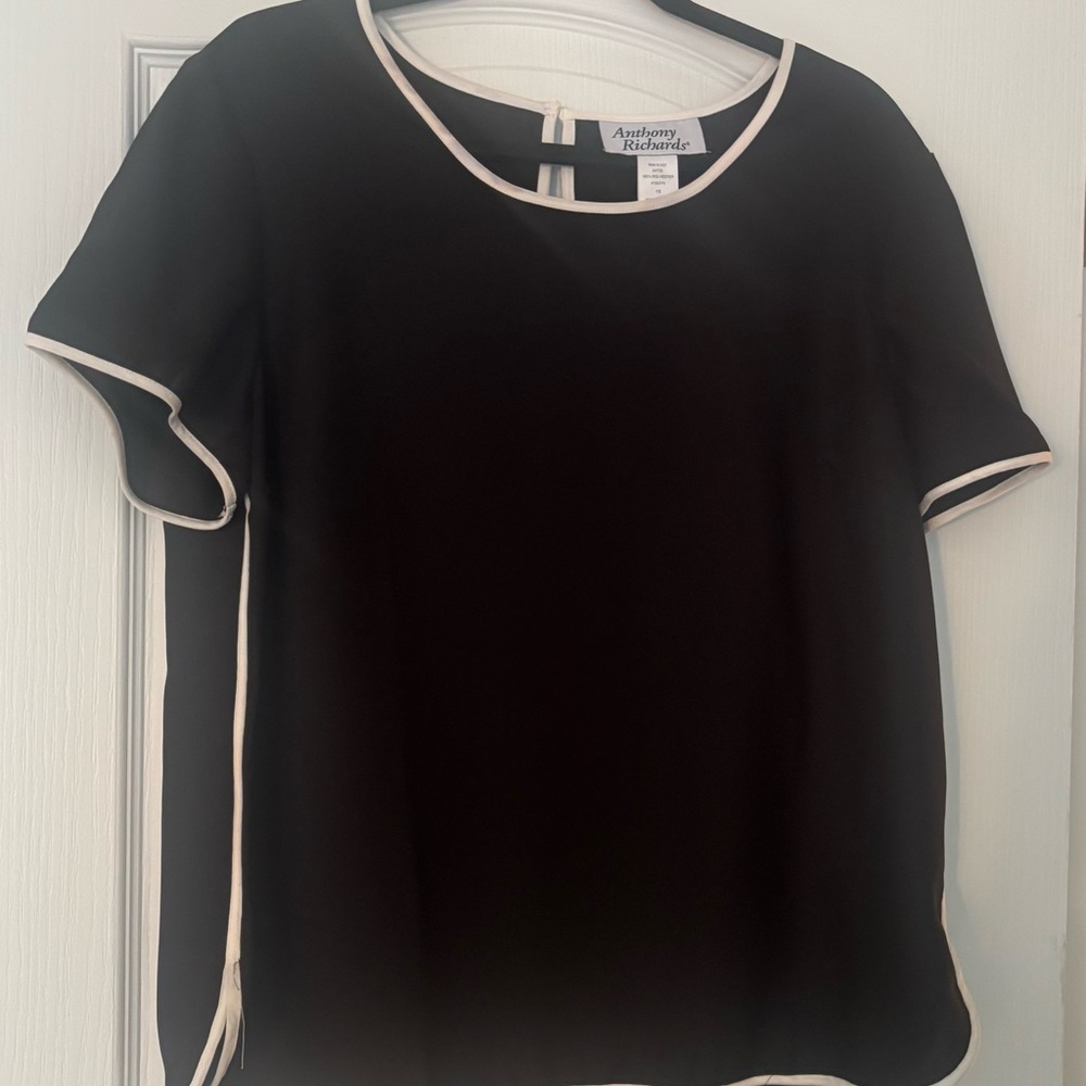 Anthony Richards Boxy Black and White Short Sleeve Blouse